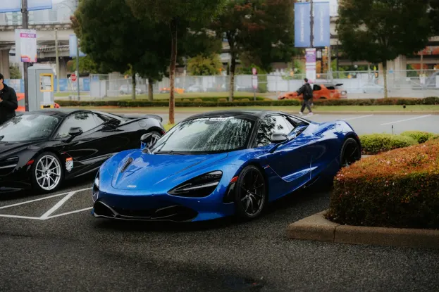 كازينو كاباريه كلوب تطبيق أندرويد/آي أو إس